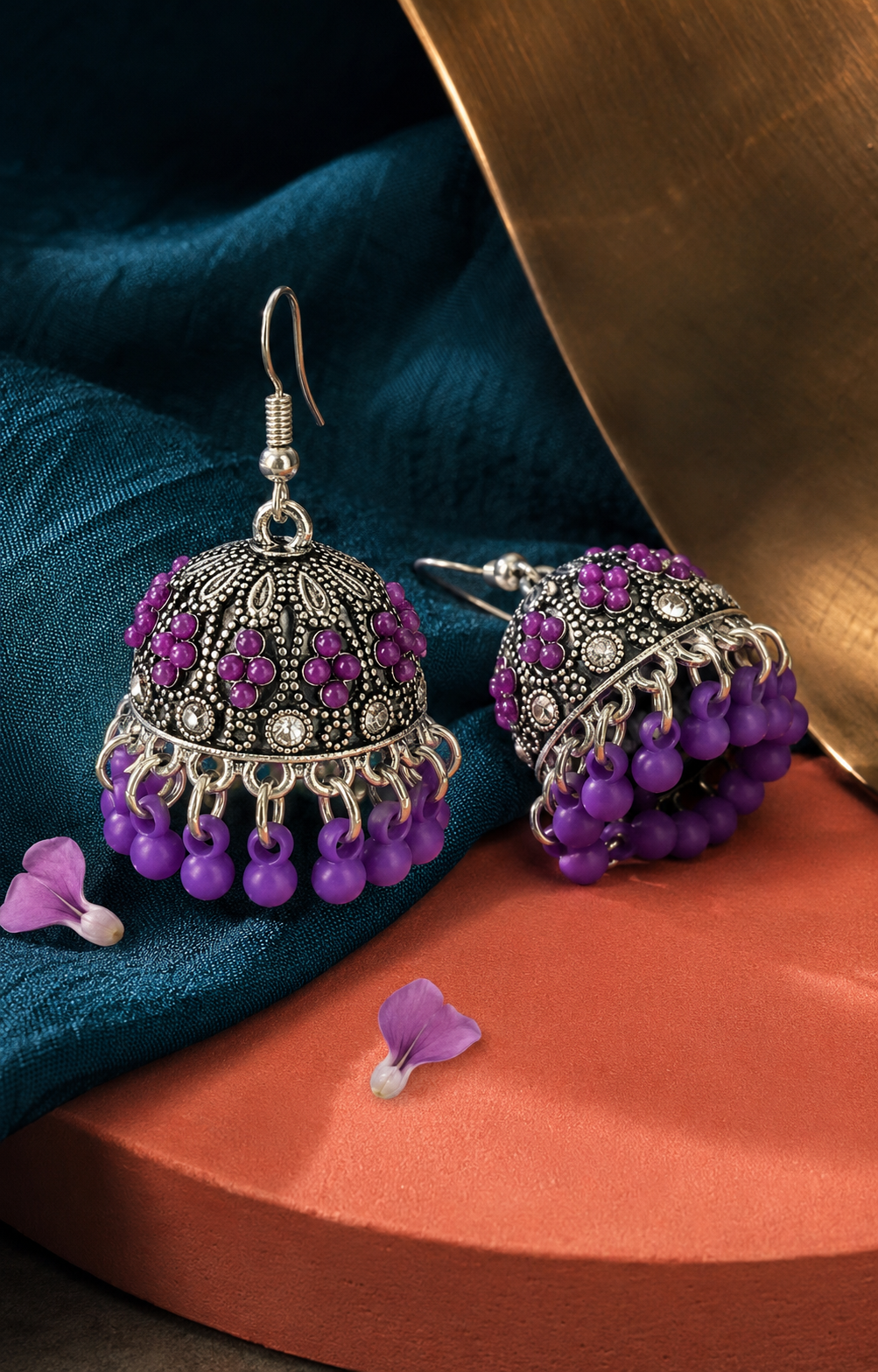 Nilofer Jhumkas